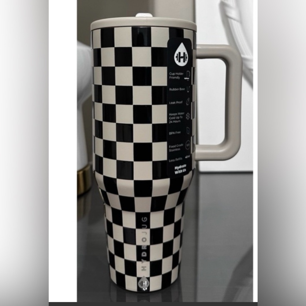 Brand New Hydrojug 40 oz Traveler. Aubrie collection!